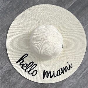 Lucky Brand White and Black Sun Hat